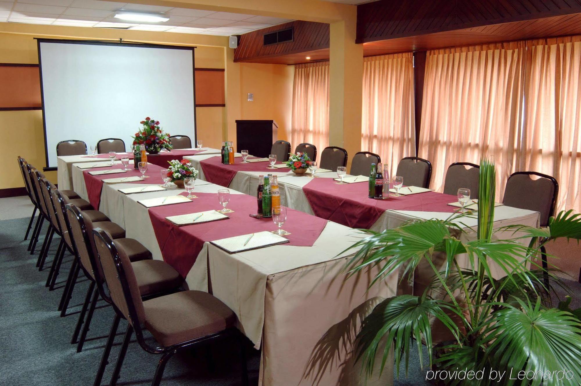 Hotel Hilltop Kandy Konforlar fotoğraf